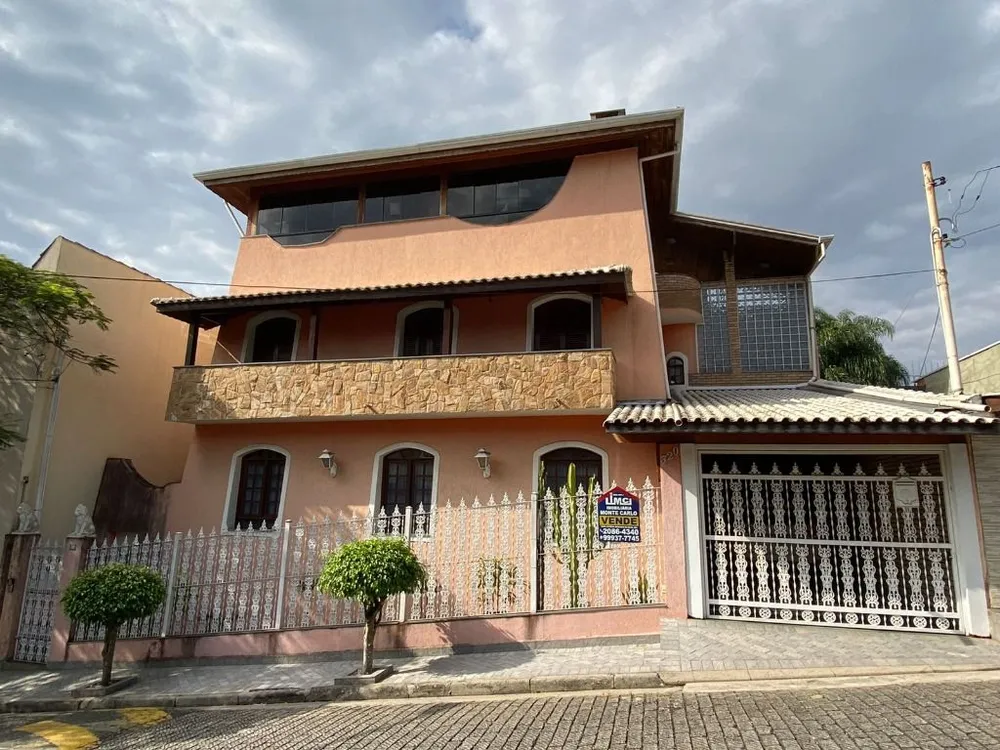 Sobrado, 3 quartos, 259 m² - Foto 1