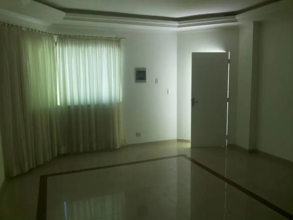Casa, 3 quartos, 220 m² - Foto 1