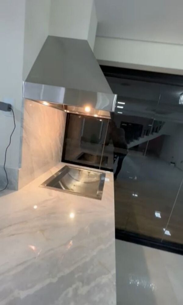 Sobrado, 3 quartos, 360 m² - Foto 1