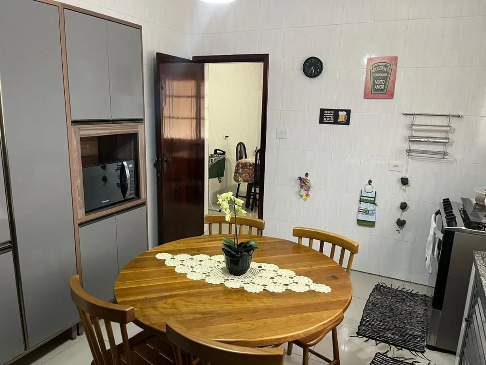 Casa, 3 quartos, 240 m² - Foto 13