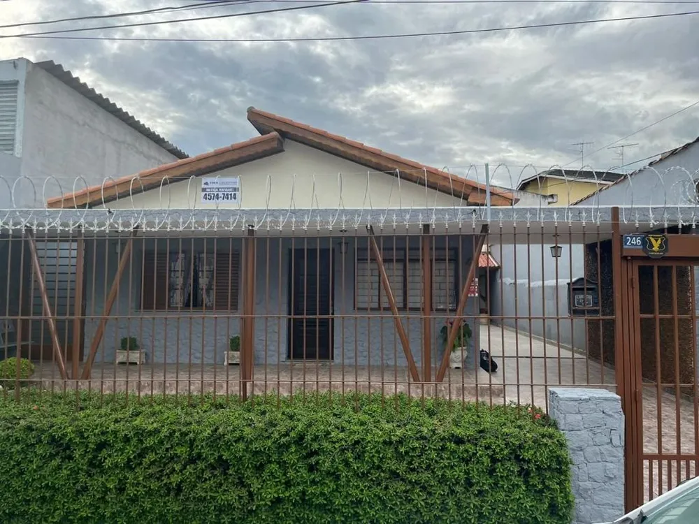 Casa, 3 quartos, 240 m² - Foto 1