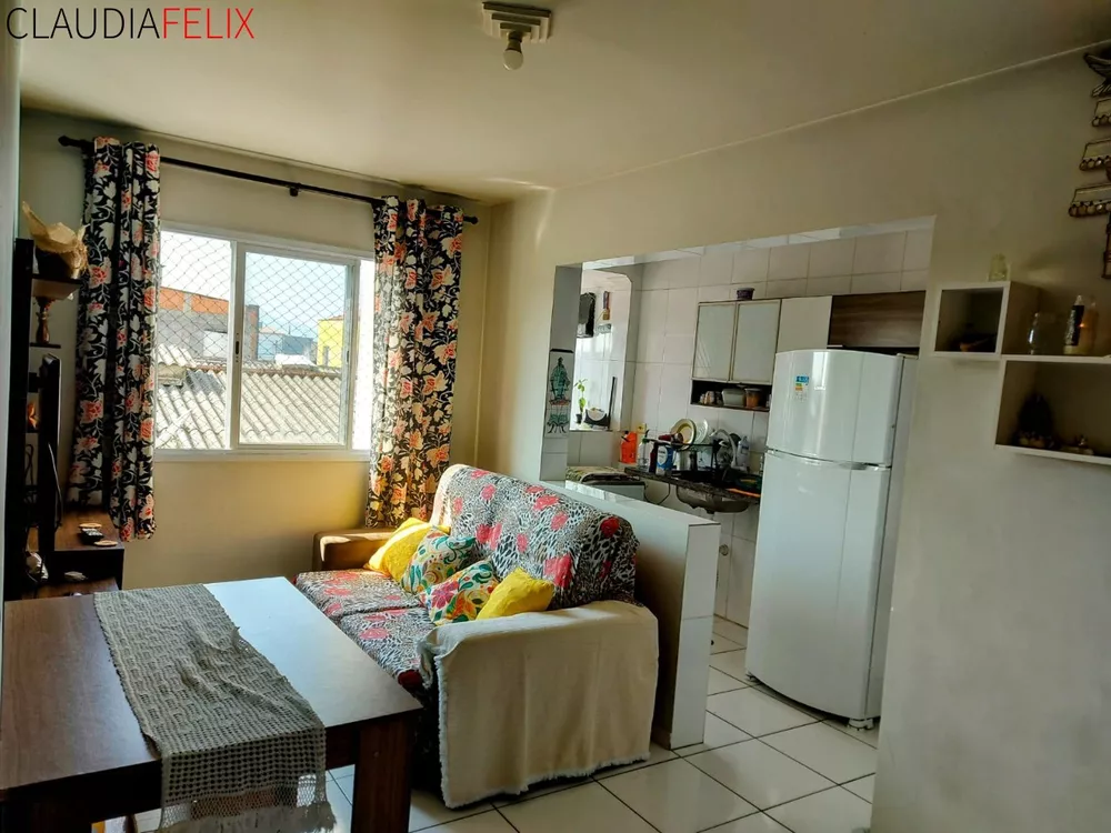 Apartamento à venda com 2 quartos, 68m² - Foto 2