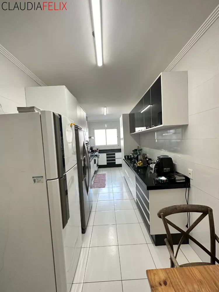 Apartamento à venda com 3 quartos, 179m² - Foto 4