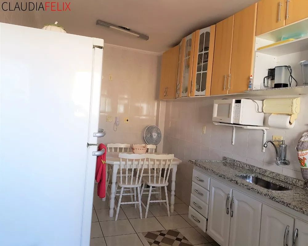 Apartamento à venda com 3 quartos, 209m² - Foto 8