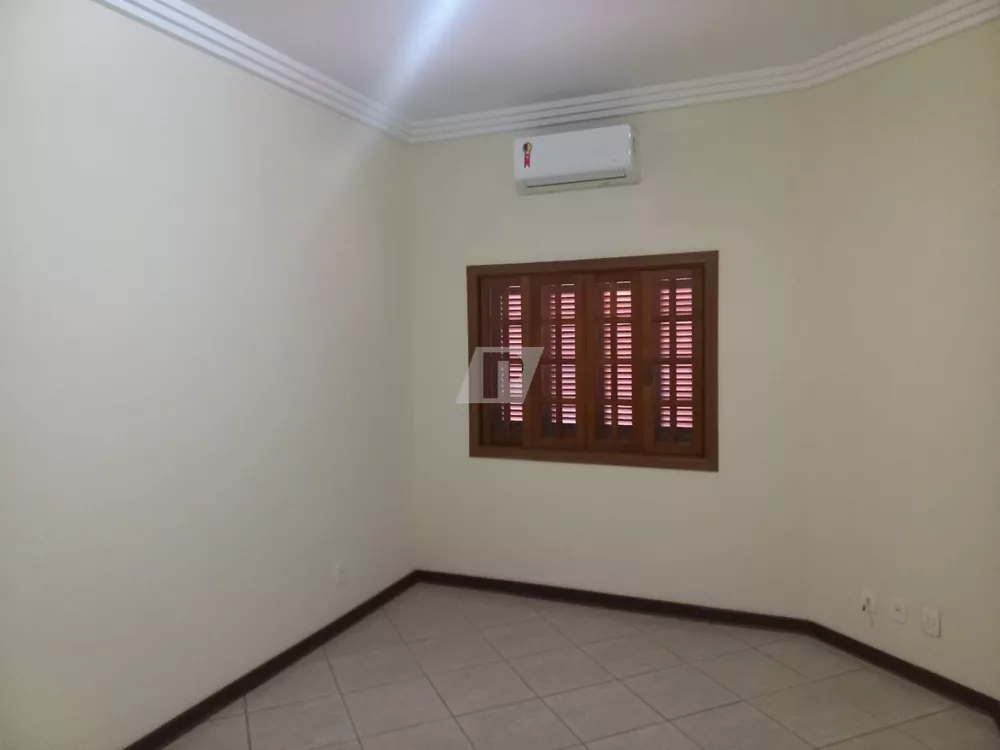 Sobrado, 3 quartos, 291 m² - Foto 2