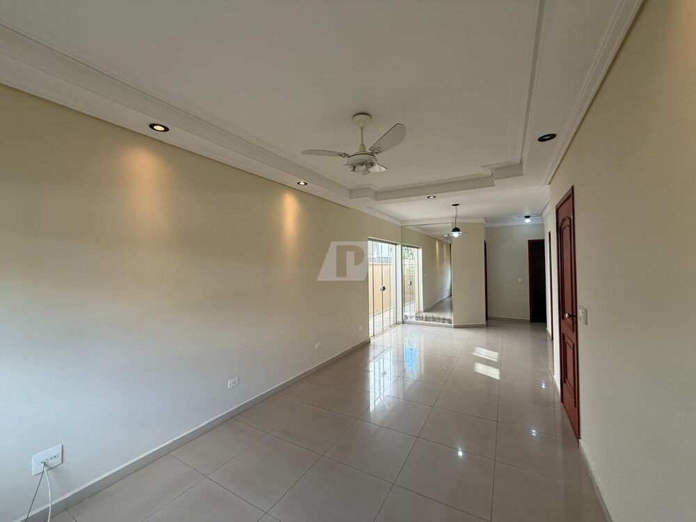 Casa de Condomínio para alugar com 3 quartos, 122m² - Foto 2