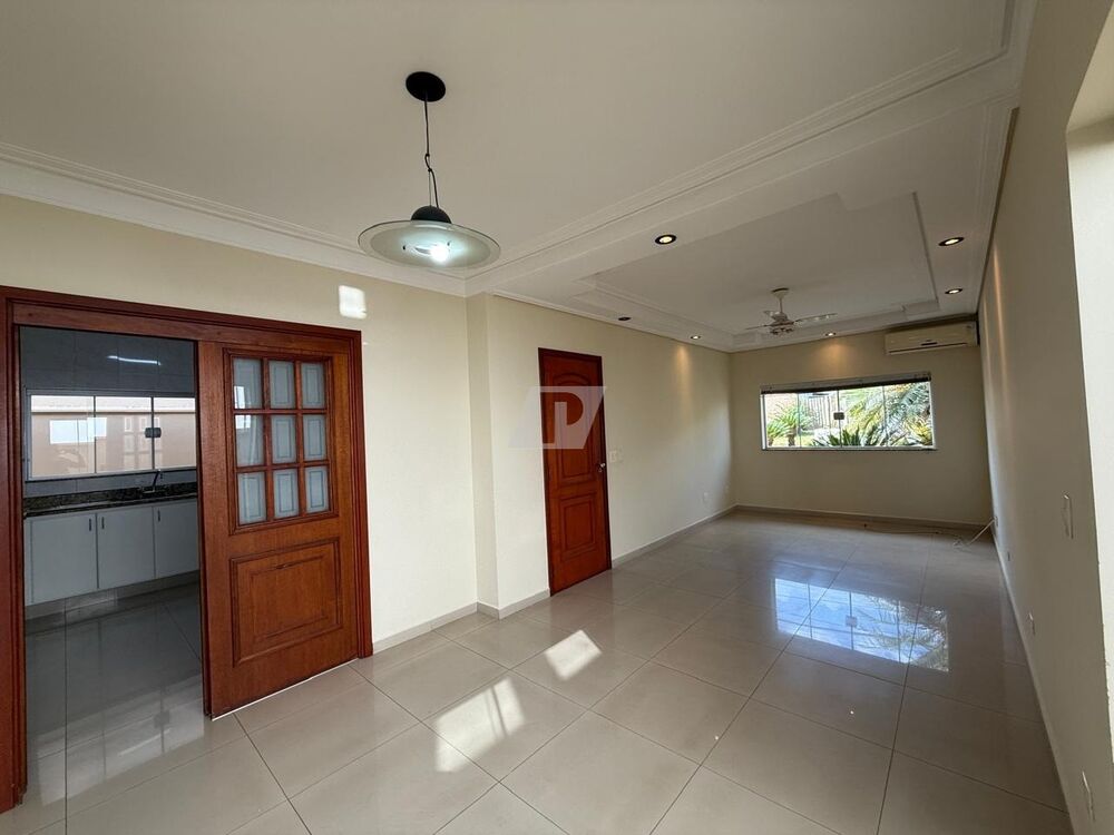 Casa de Condomínio para alugar com 3 quartos, 122m² - Foto 3