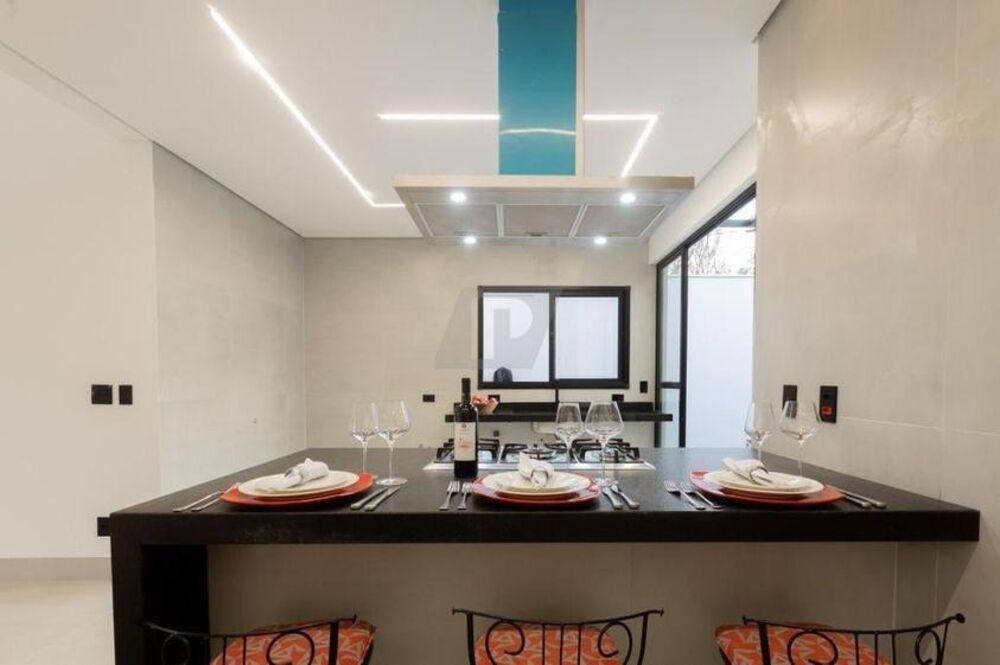 Casa, 3 quartos, 169 m² - Foto 1