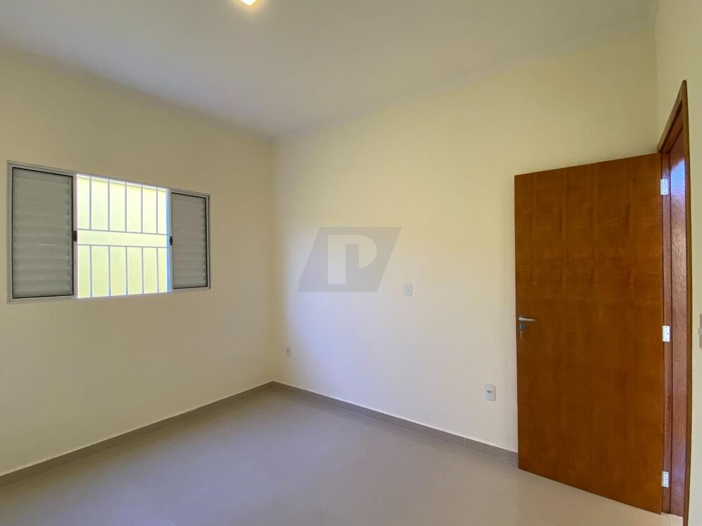 Casa à venda com 3 quartos, 145m² - Foto 2