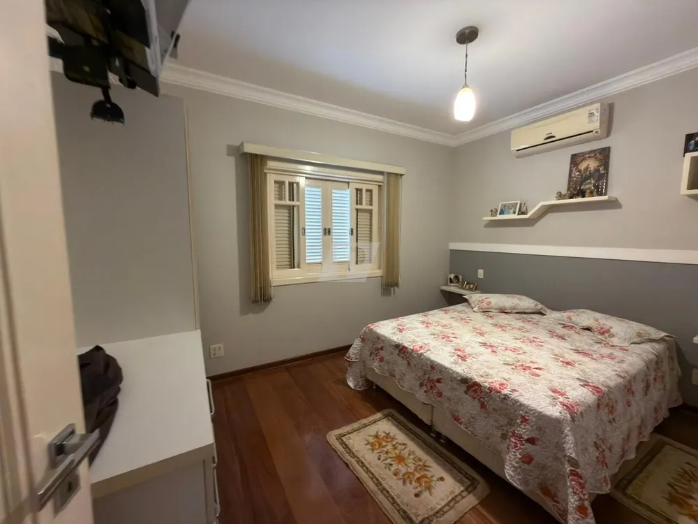 Casa, 3 quartos, 215 m² - Foto 2