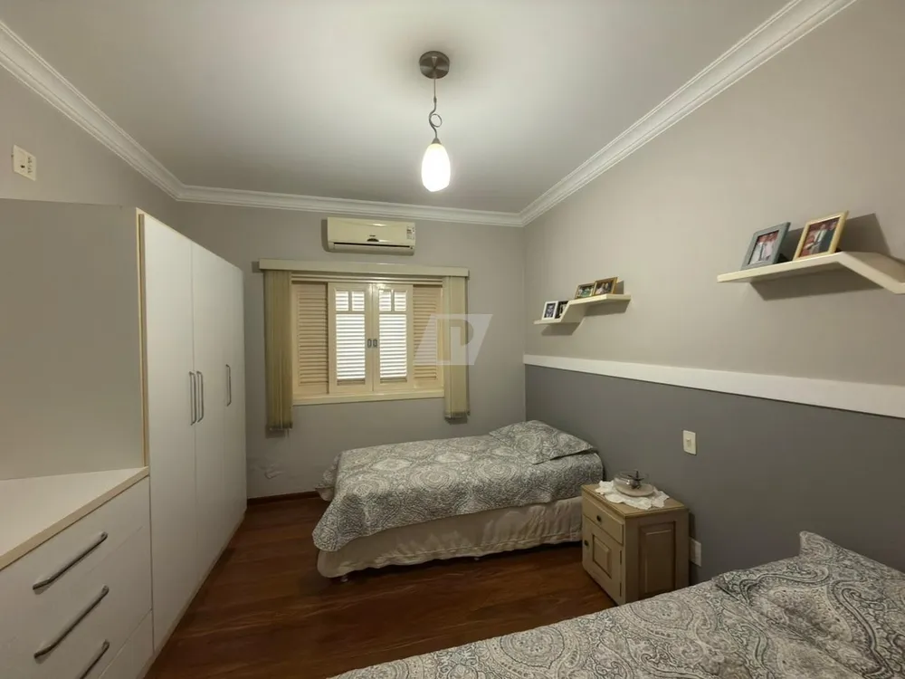 Casa, 3 quartos, 215 m² - Foto 4