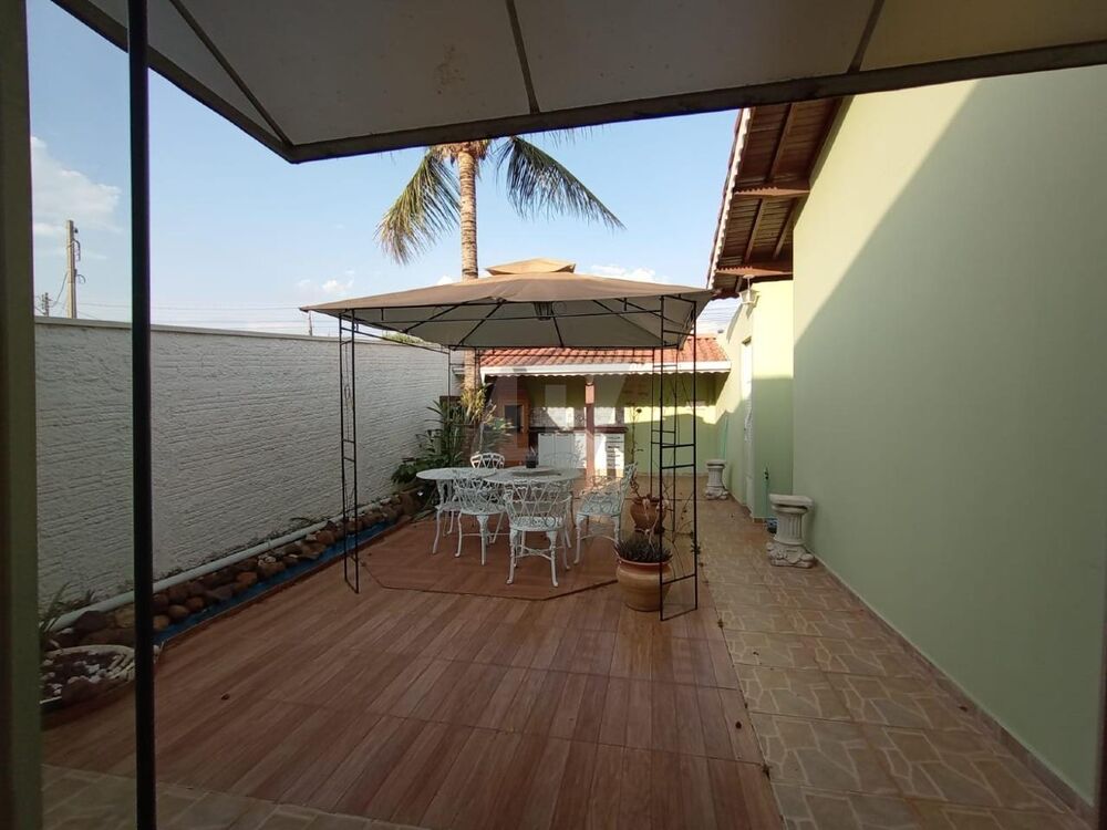 Casa à venda com 4 quartos, 225m² - Foto 3