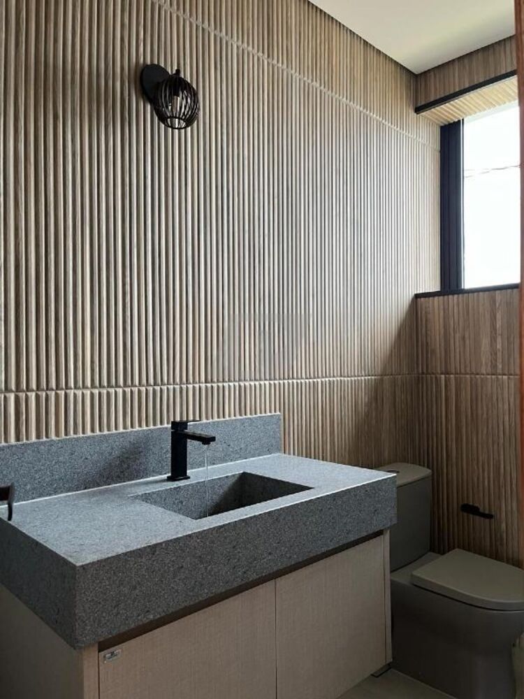 Casa à venda com 3 quartos, 194m² - Foto 2