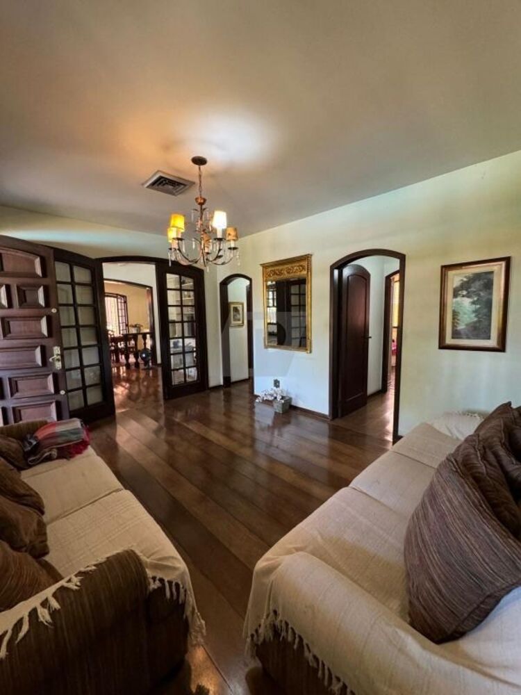 Casa à venda e aluguel com 4 quartos, 375m² - Foto 4