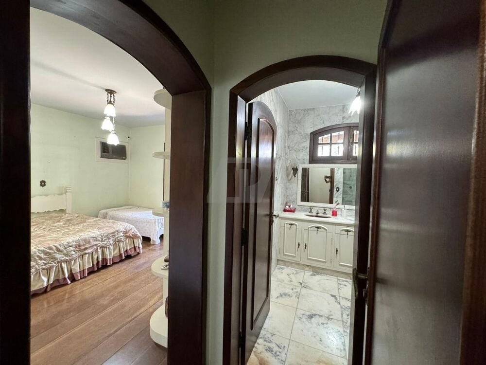 Casa à venda e aluguel com 4 quartos, 375m² - Foto 7