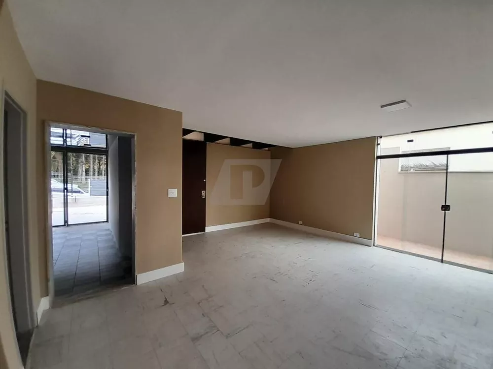 Casa, 3 quartos, 312 m² - Foto 1