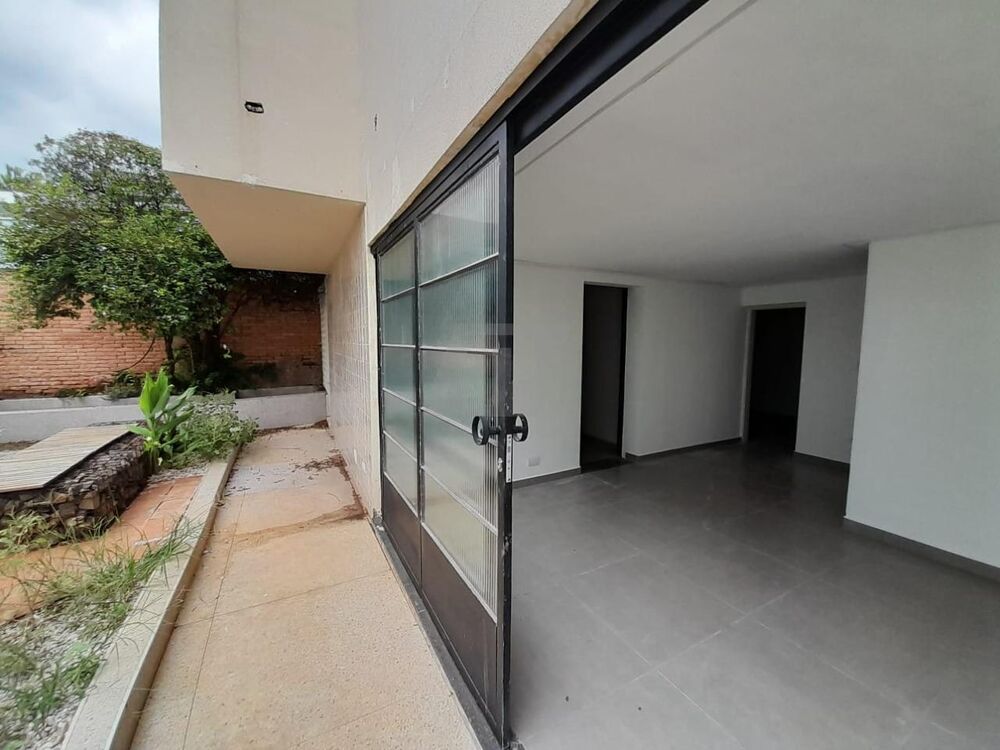 Casa à venda com 3 quartos, 312m² - Foto 5