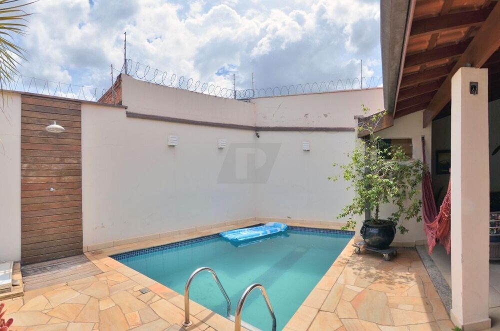 Casa, 3 quartos, 230 m² - Foto 1