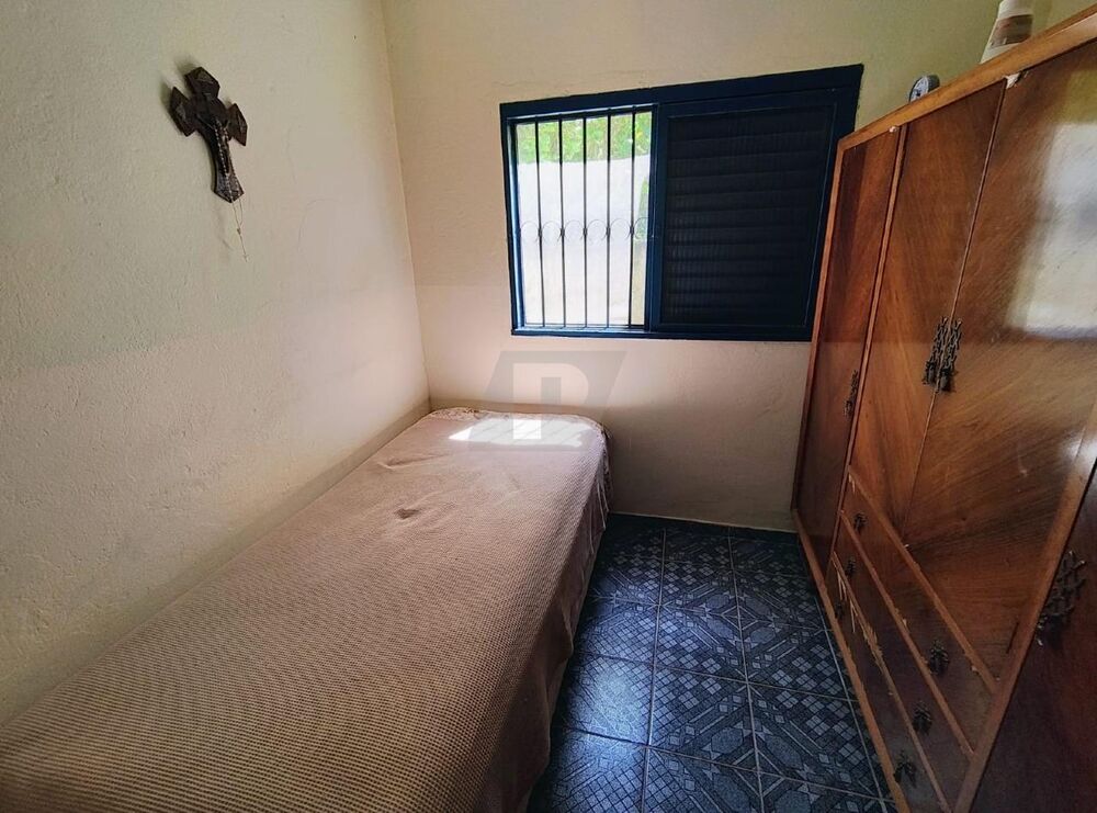 Chácara à venda com 3 quartos, 208m² - Foto 2