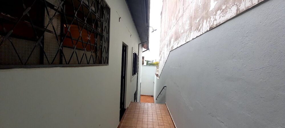 Casa à venda com 5 quartos, 240m² - Foto 4