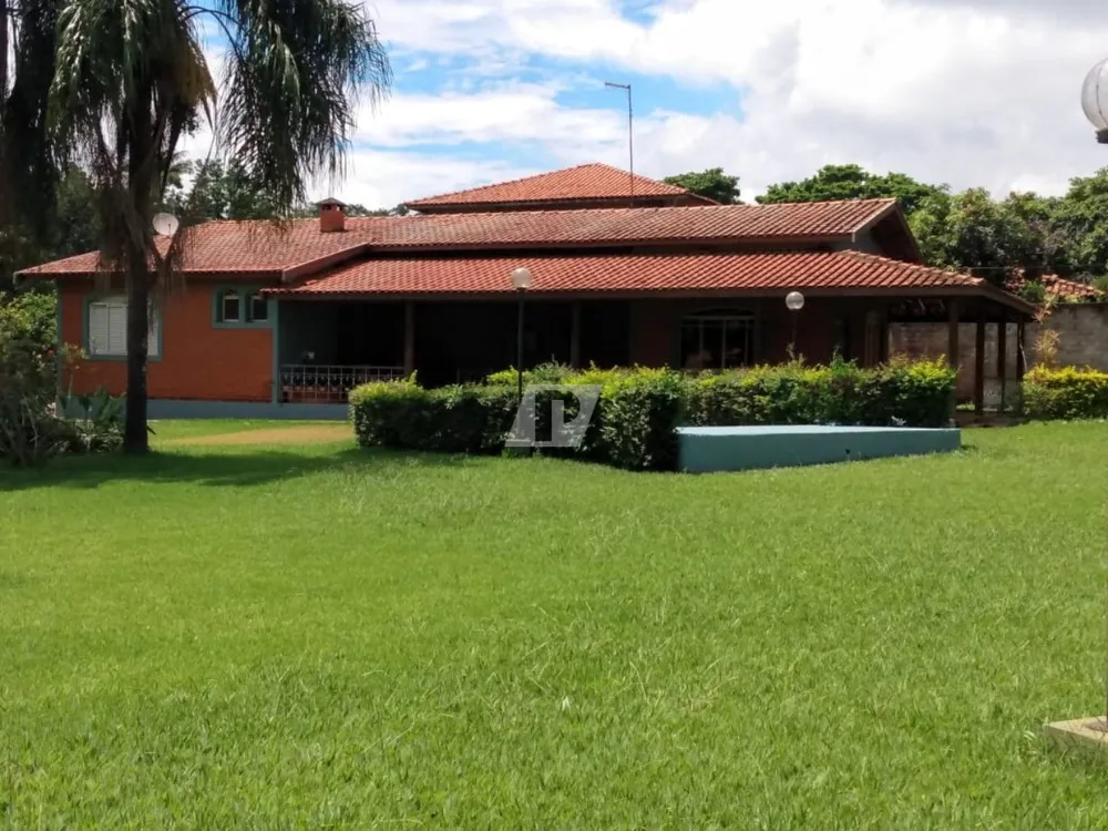 Chácara, 3 quartos, 3258 m² - Foto 1