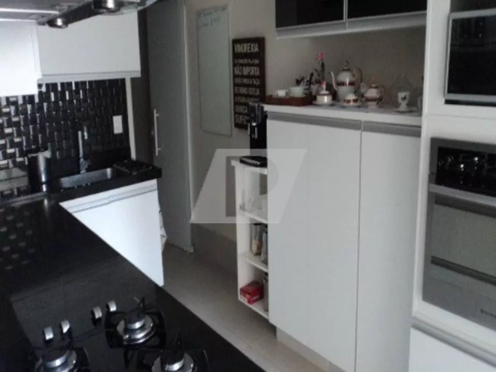 Casa, 4 quartos, 256 m² - Foto 1