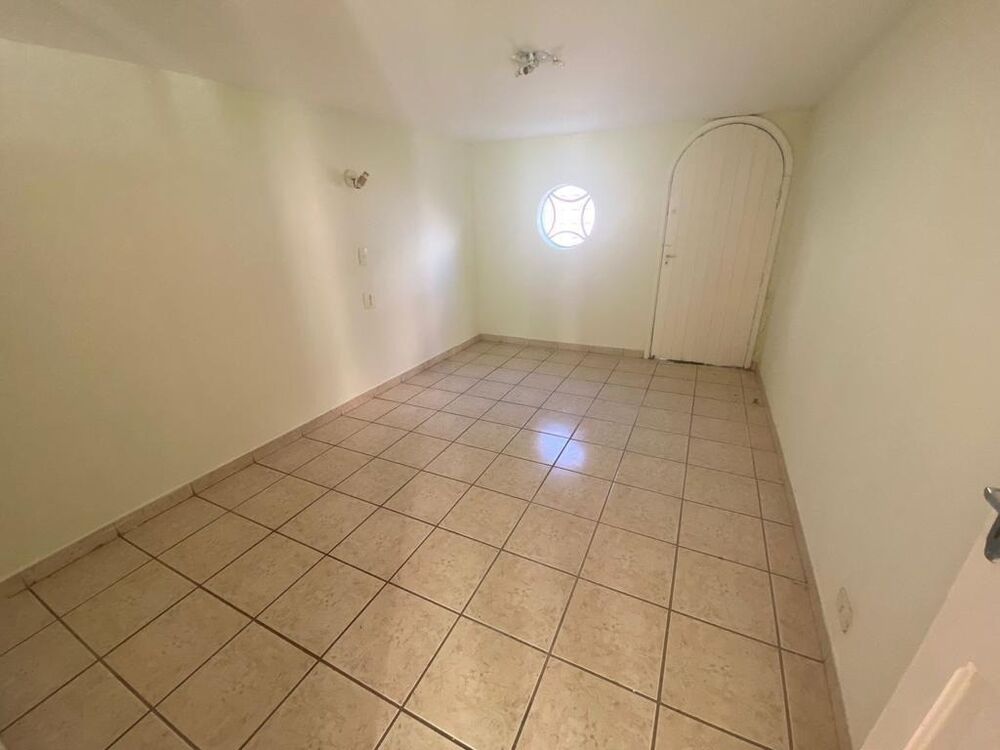 Casa, 4 quartos, 180 m² - Foto 1