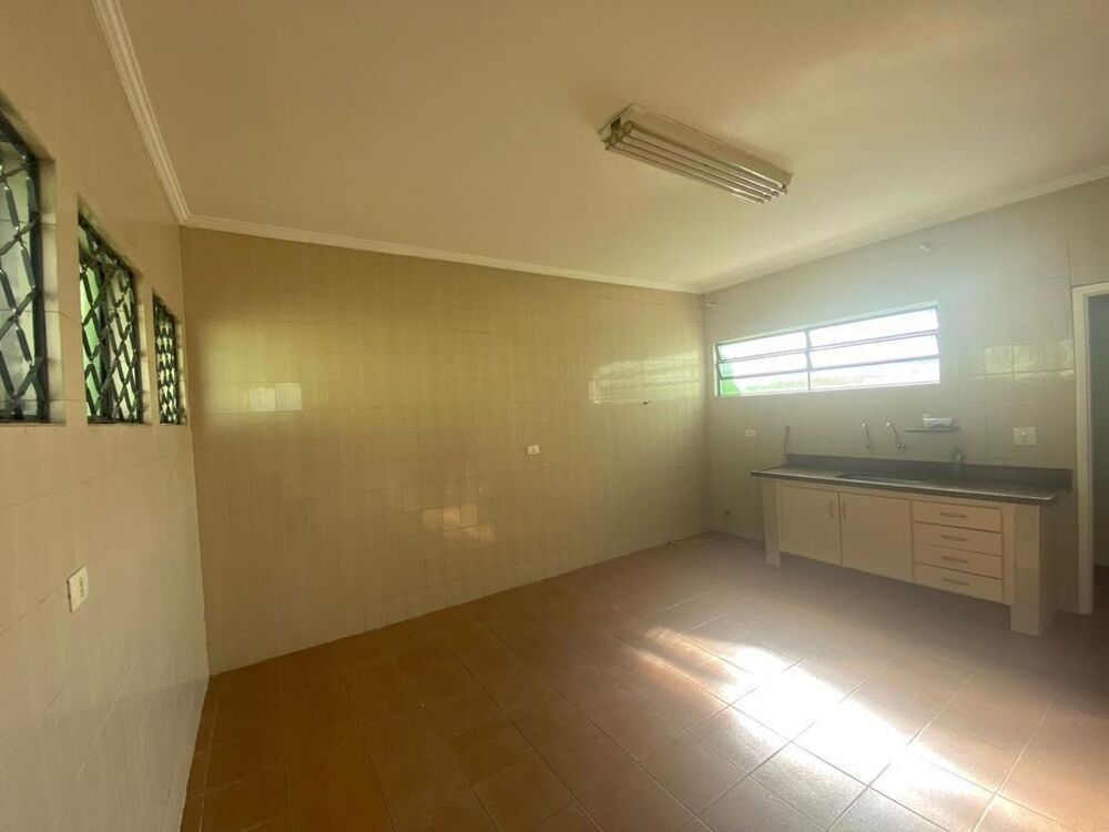 Casa, 4 quartos, 180 m² - Foto 2