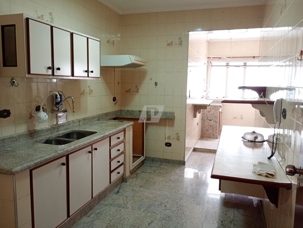 Apartamento à venda com 3 quartos, 136m² - Foto 1