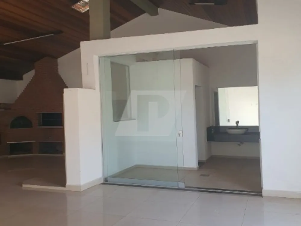 Casa, 3 quartos, 215 m² - Foto 2