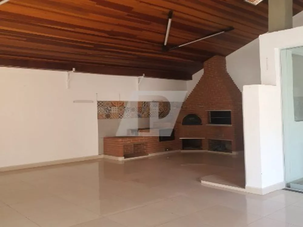 Casa, 3 quartos, 215 m² - Foto 1