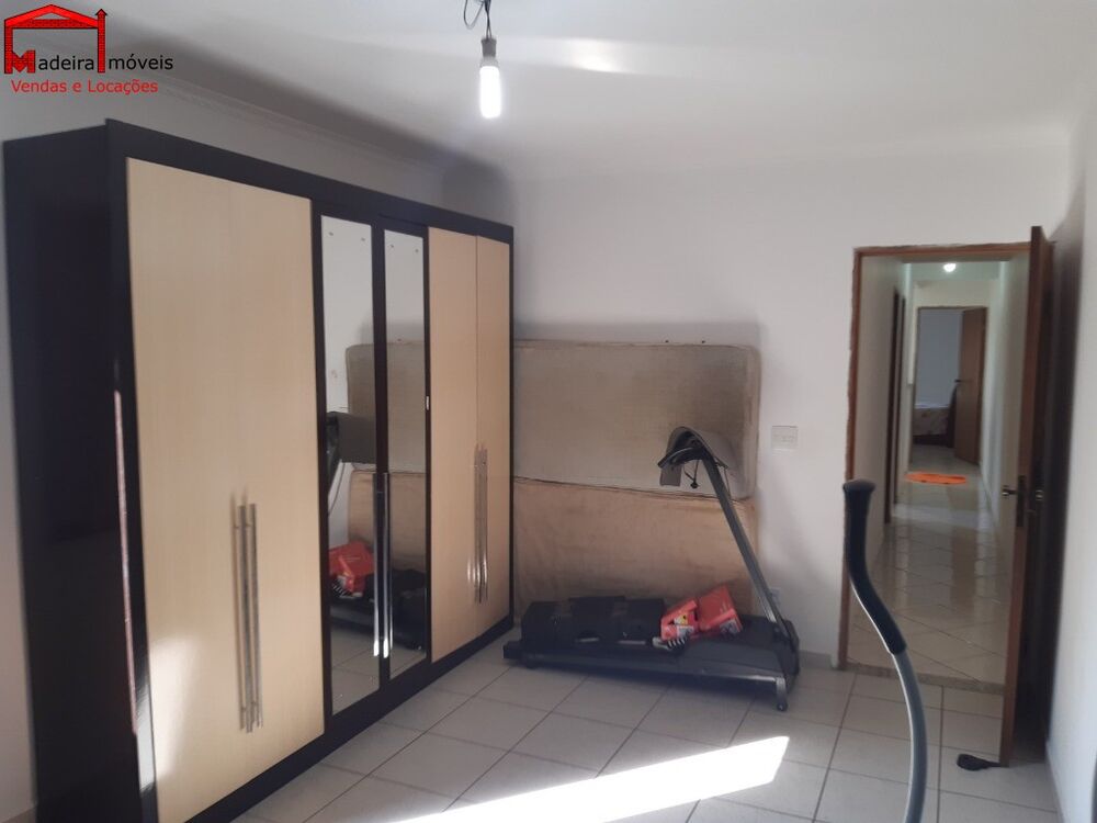 Sobrado, 3 quartos, 327 m² - Foto 1