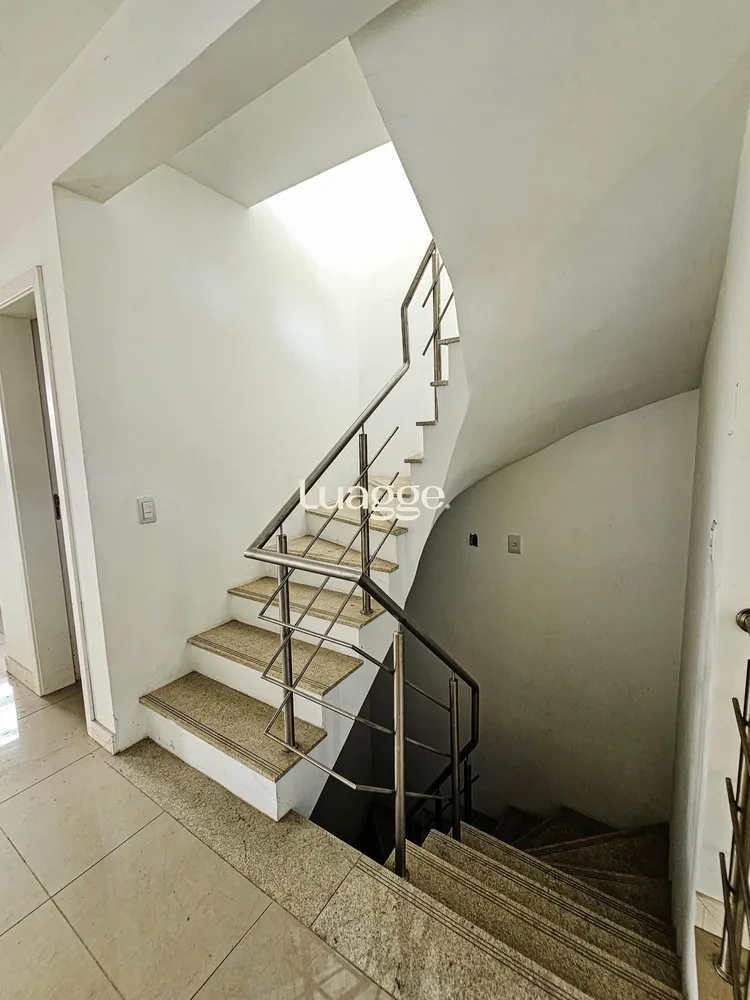 Casa, 4 quartos, 251 m² - Foto 3