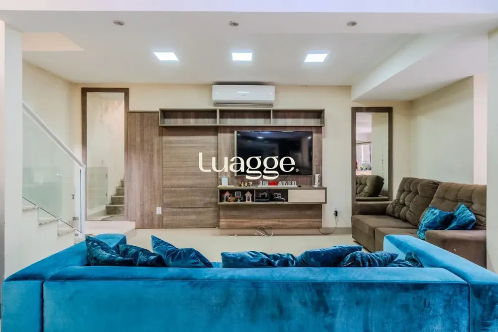 Casa, 5 quartos, 240 m² - Foto 1