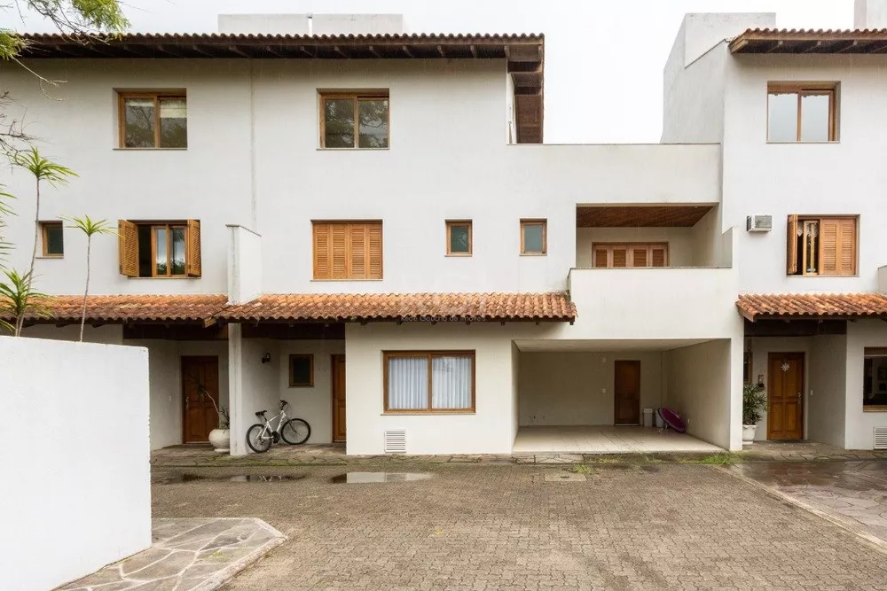 Casa de Condomínio à venda com 4 quartos, 333m² - Foto 4