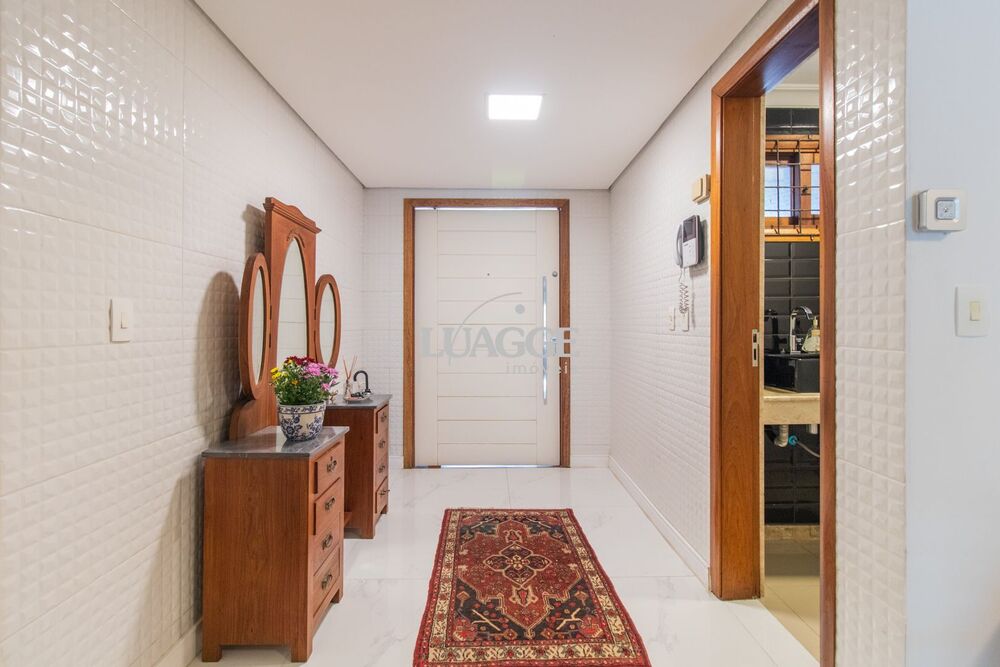 Casa à venda com 3 quartos, 411m² - Foto 2