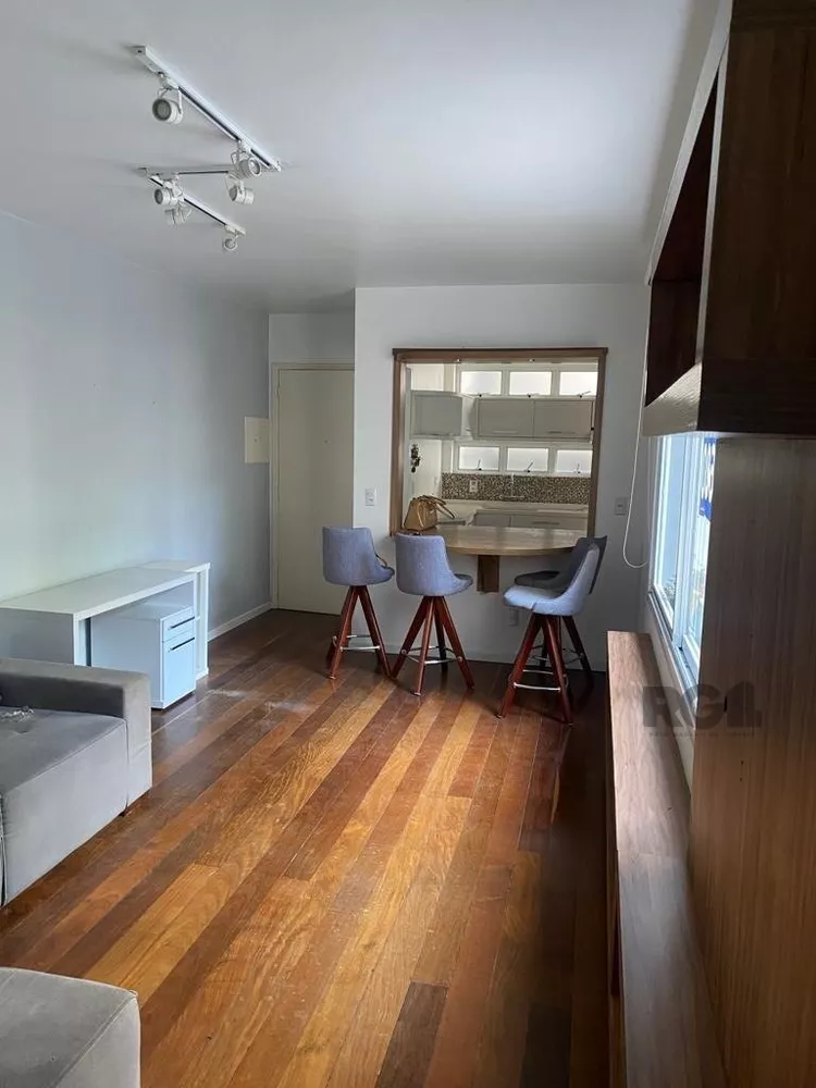 Apartamento à venda com 2 quartos, 71m² - Foto 2