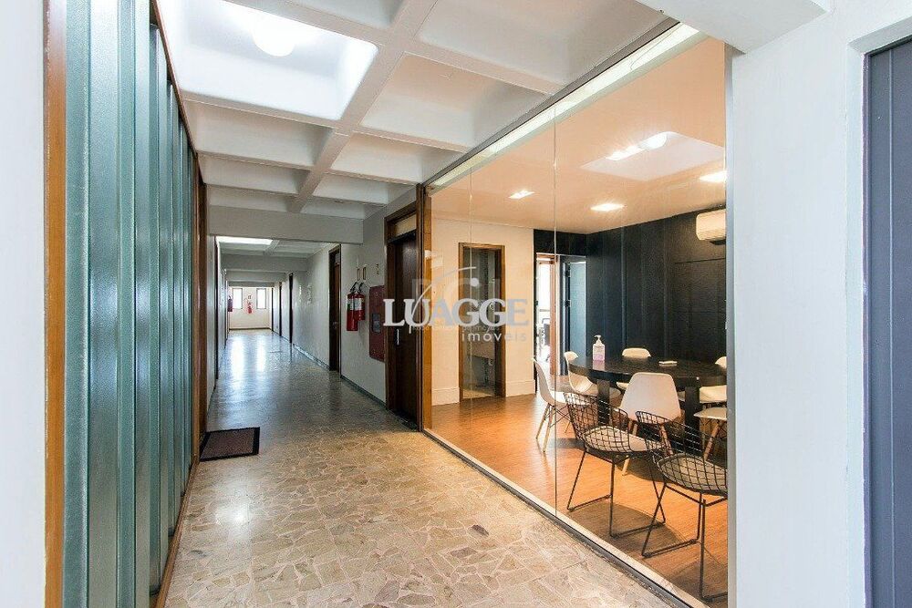 Conjunto Comercial-Sala à venda com 4 quartos, 225m² - Foto 1