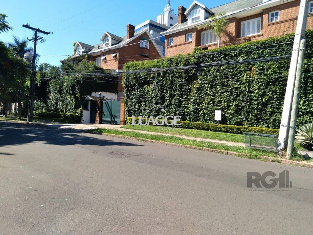 Casa de Condomínio à venda com 3 quartos, 224m² - Foto 1