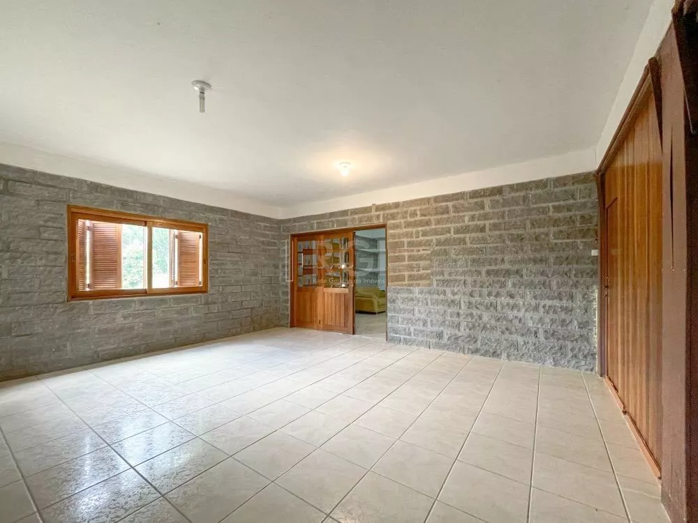 Casa à venda com 5 quartos, 233m² - Foto 3