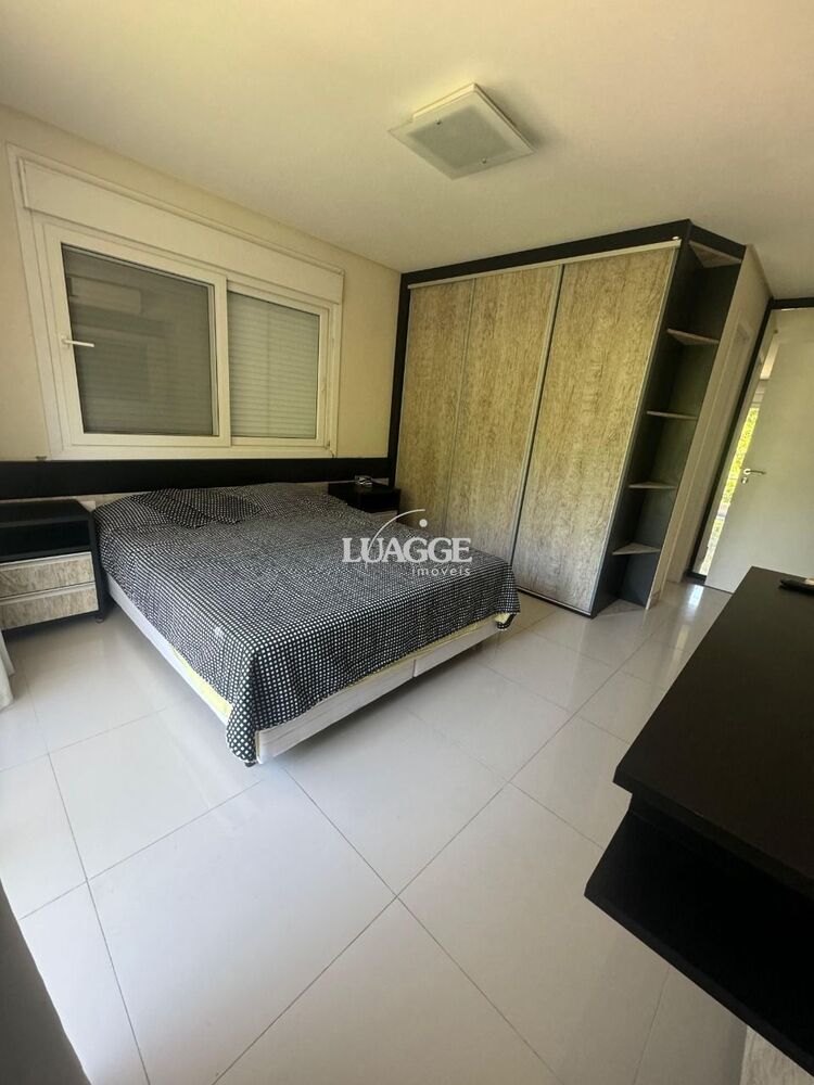 Casa de Condomínio à venda com 6 quartos, 453m² - Foto 3