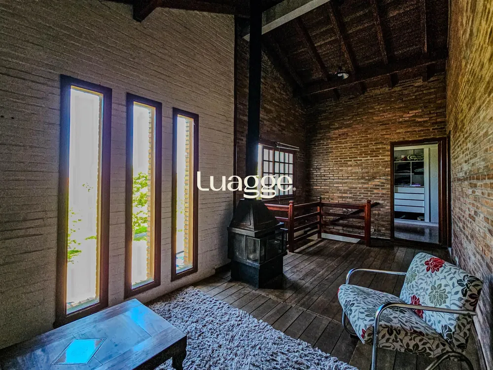 Casa, 4 quartos, 351 m² - Foto 1