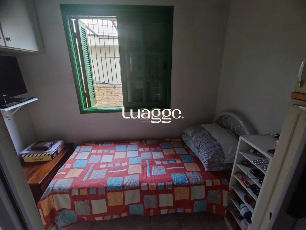 Casa, 3 quartos, 221 m² - Foto 2