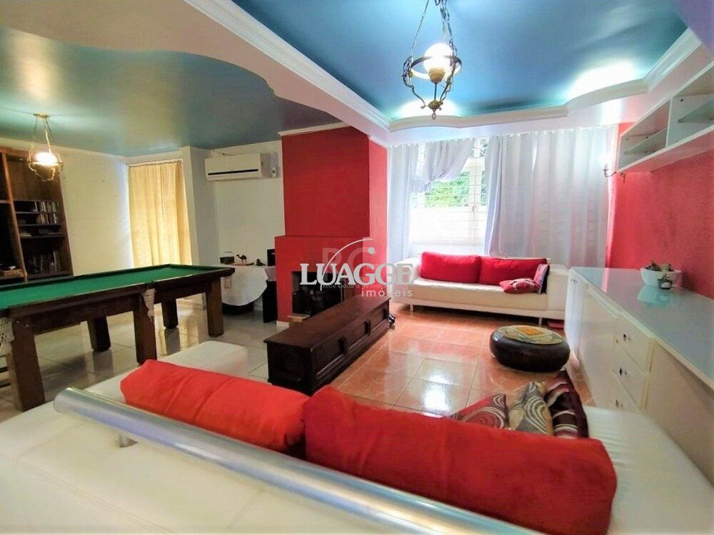 Casa à venda com 4 quartos, 151m² - Foto 1