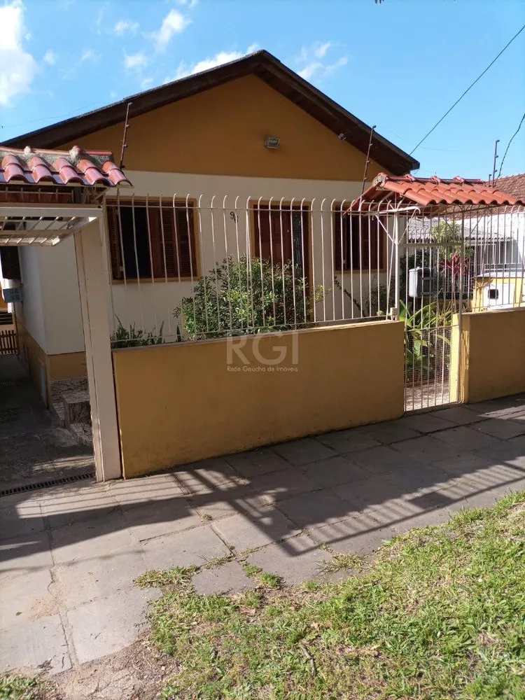 Casa à venda com 4 quartos, 199m² - Foto 1