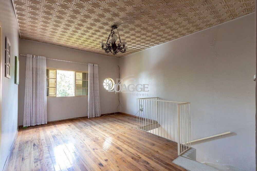 Casa à venda com 2 quartos, 120m² - Foto 2