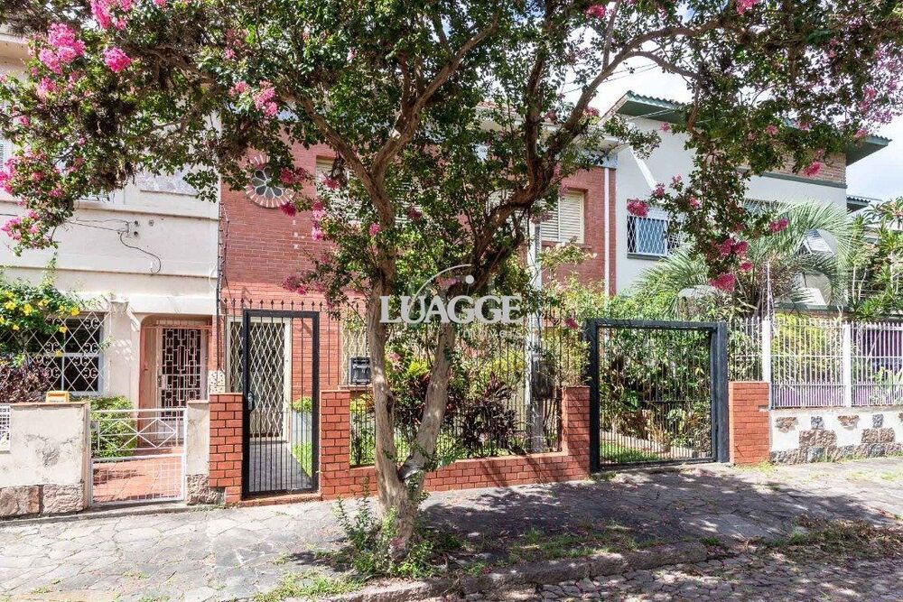 Casa à venda com 2 quartos, 120m² - Foto 1