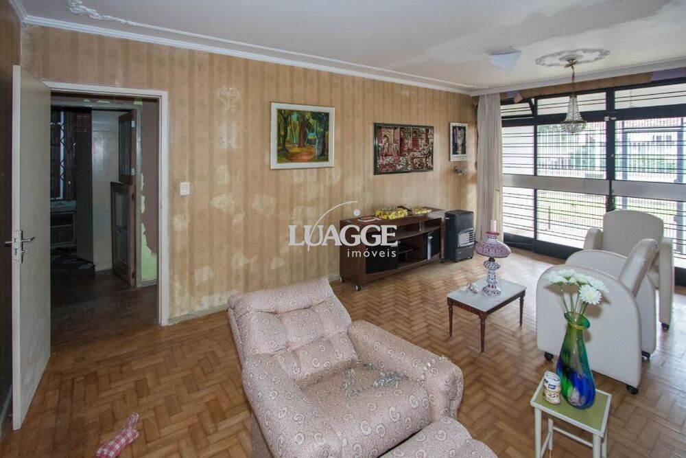 Casa à venda com 3 quartos, 202m² - Foto 2