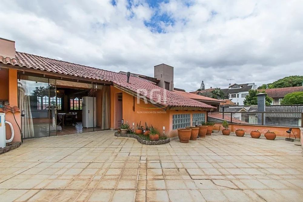 Casa à venda com 3 quartos, 99m² - Foto 1