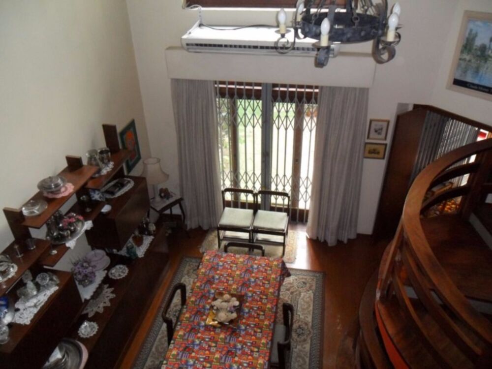 Casa à venda com 3 quartos, 290m² - Foto 2